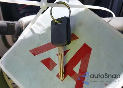 2005 Nissan Titan Le from USA, damaged, VIN 1N6BA07A05N520159